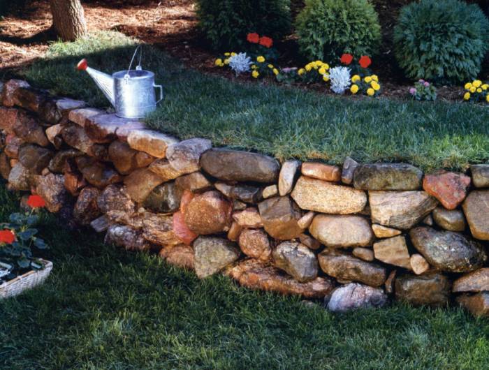 How to build a stone wall for garden
